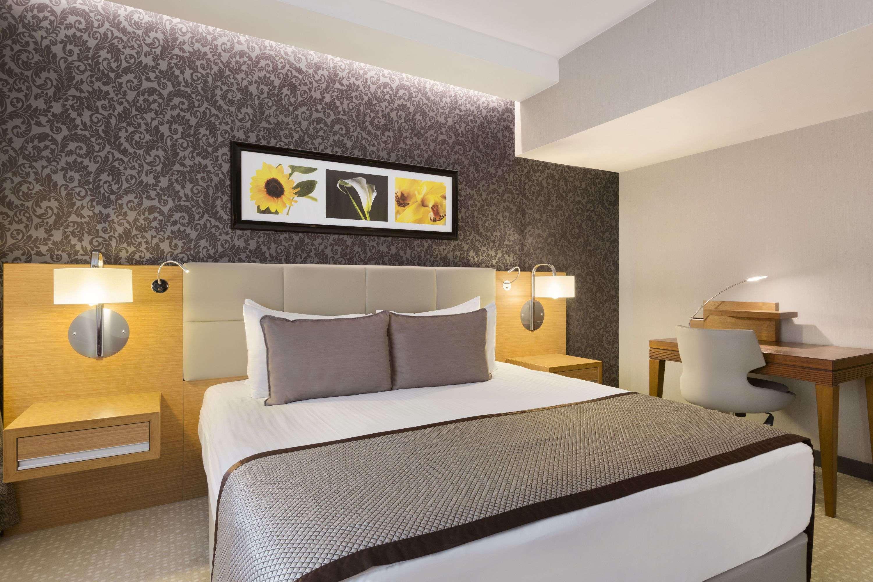 Hotel Ramada Plaza By Wyndham Izmit Kocaeli Exteriér fotografie A bedroom at the hotel