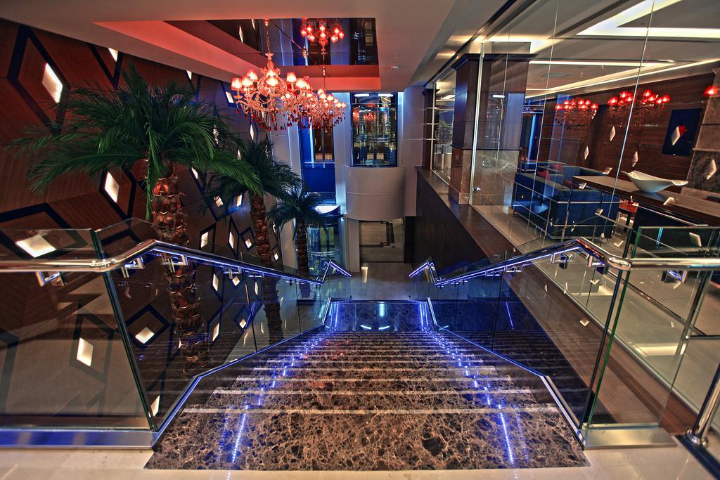 Hotel Ramada Plaza By Wyndham Izmit Kocaeli Interiér fotografie The lobby of the hotel