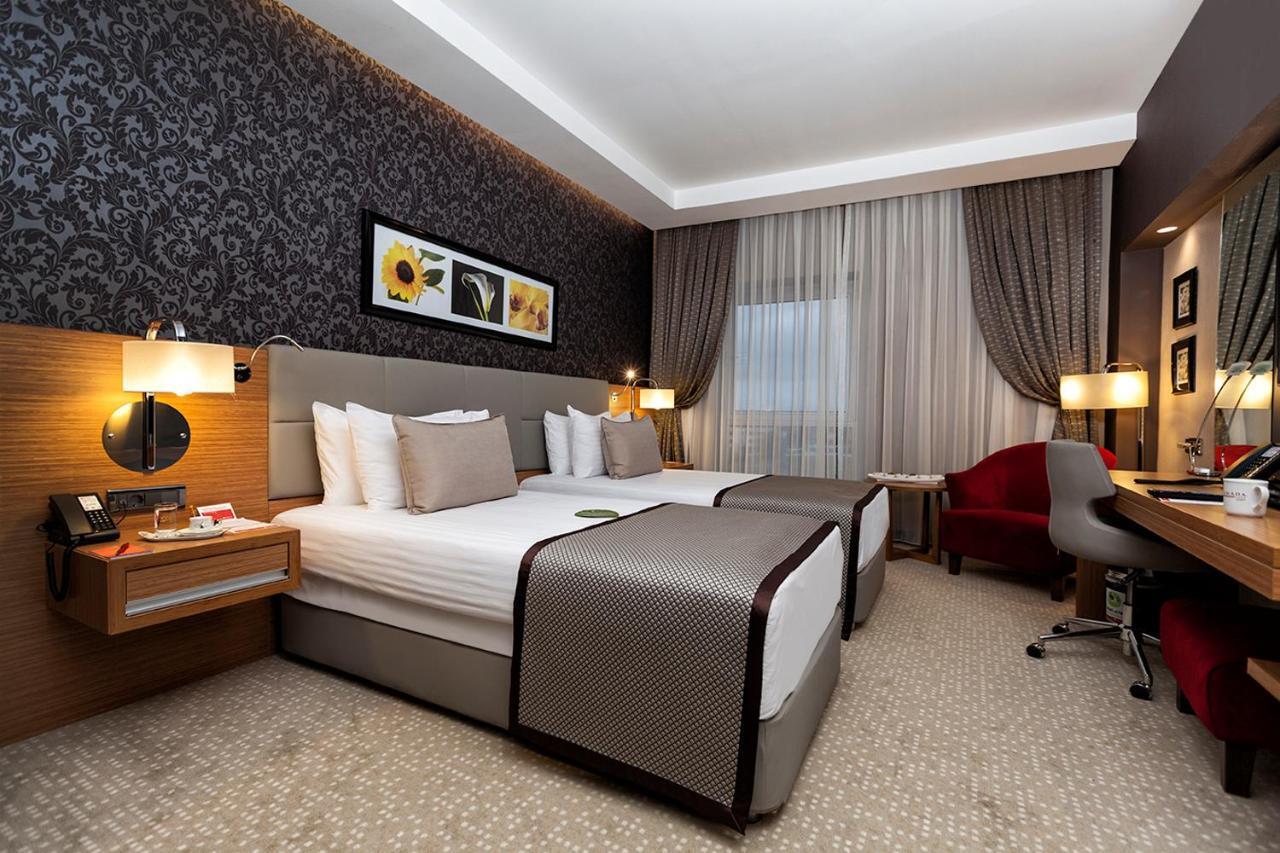Hotel Ramada Plaza By Wyndham Izmit Kocaeli Pokoj fotografie A room at the hotel