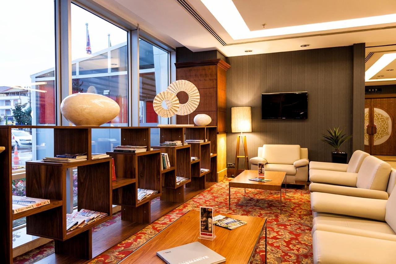 Hotel Ramada Plaza By Wyndham Izmit Kocaeli Exteriér fotografie The lounge at the airport