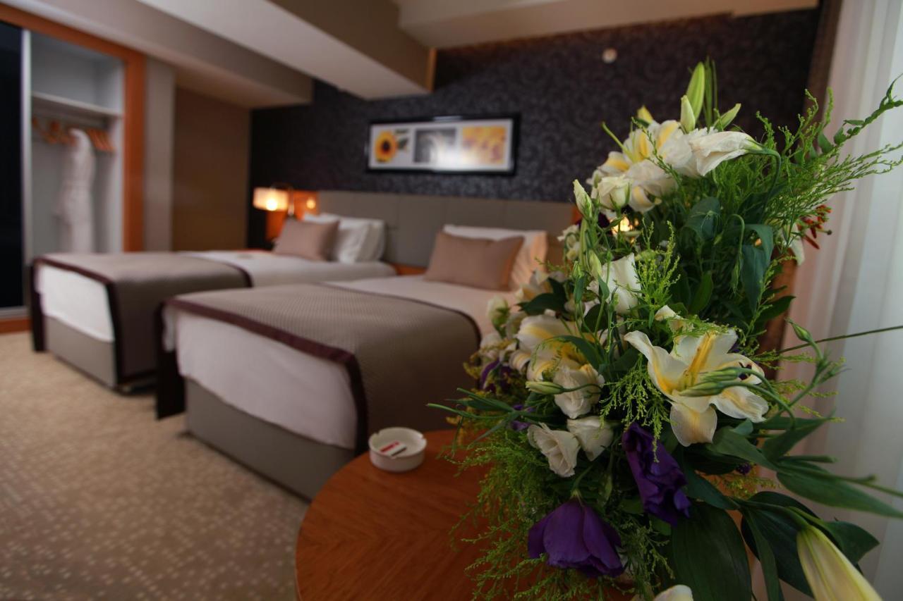 Hotel Ramada Plaza By Wyndham Izmit Kocaeli Pokoj fotografie A room at the hotel